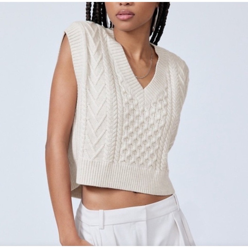 Babaton Aritzia Emporia Sweater Vest Merino Wool Knit Heather Birch XS Crop Boxy
